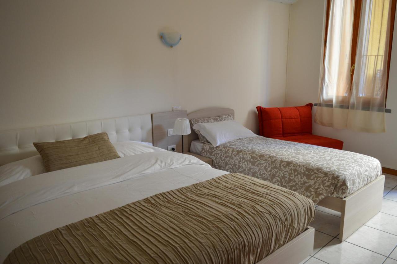 La Contrada Bed & Breakfast Сарнико Екстериор снимка