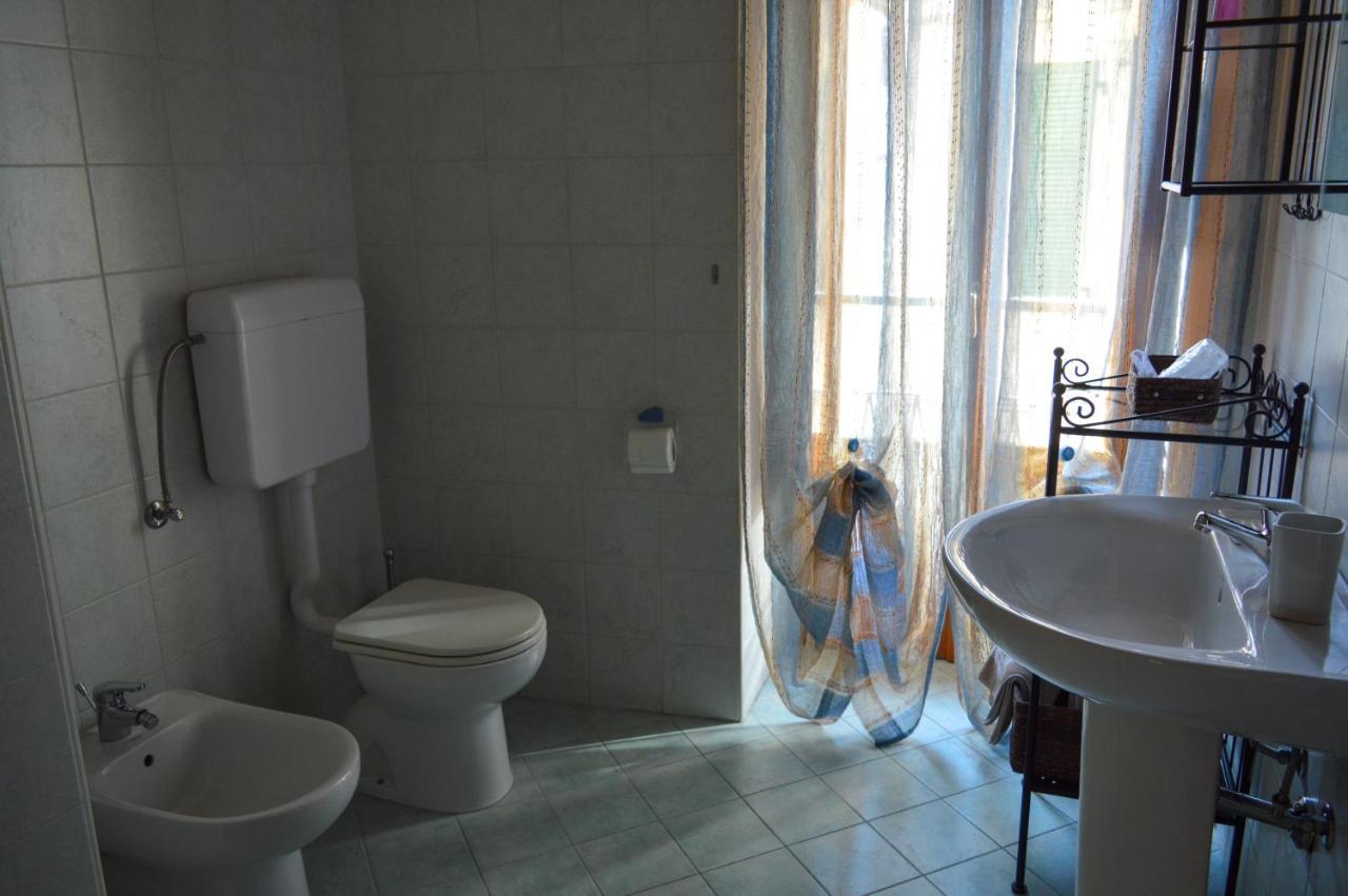 La Contrada Bed & Breakfast Сарнико Екстериор снимка