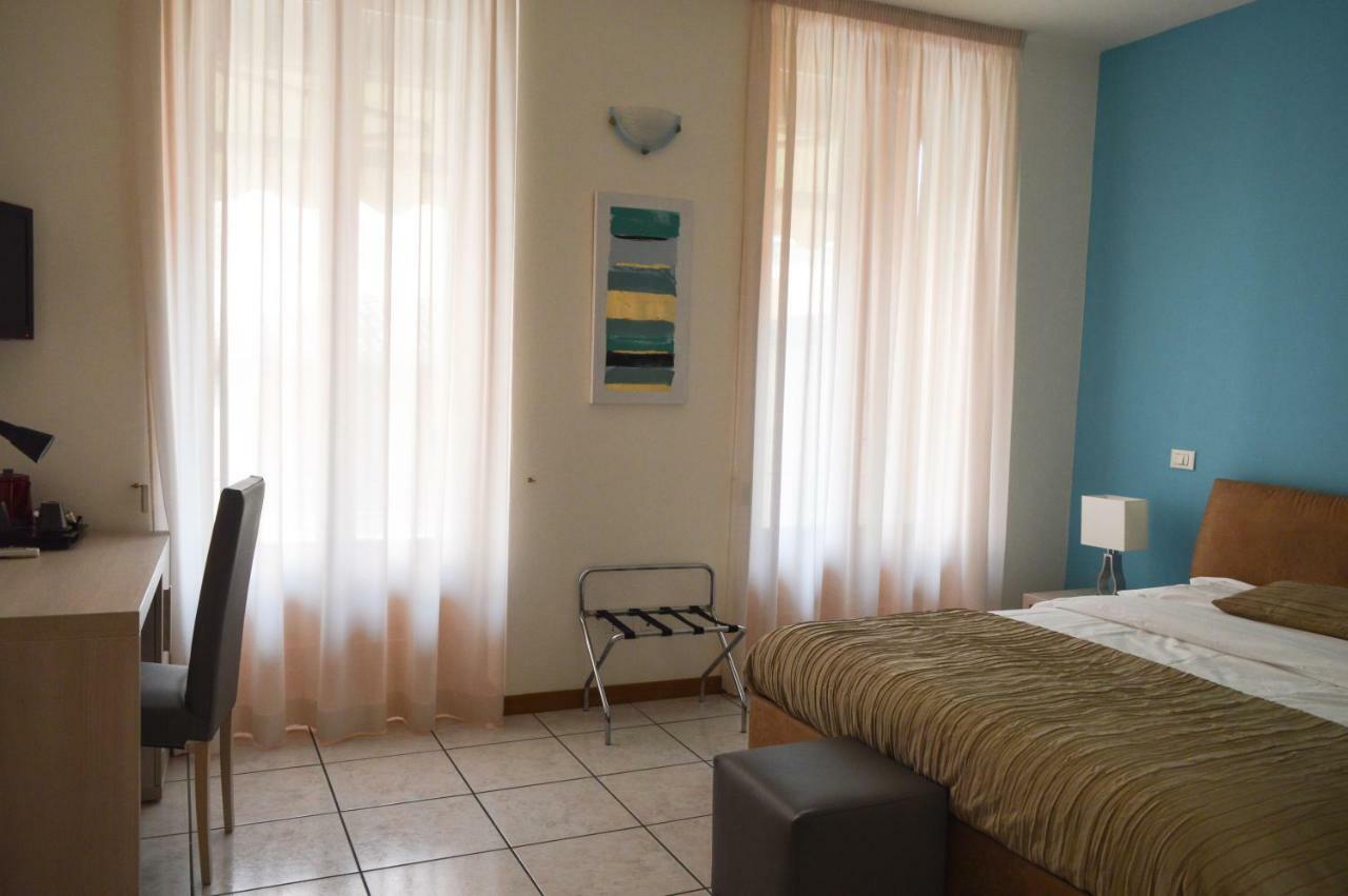 La Contrada Bed & Breakfast Сарнико Екстериор снимка