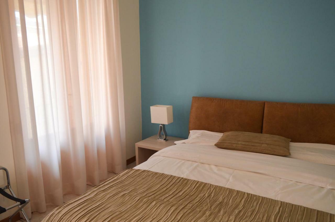La Contrada Bed & Breakfast Сарнико Екстериор снимка